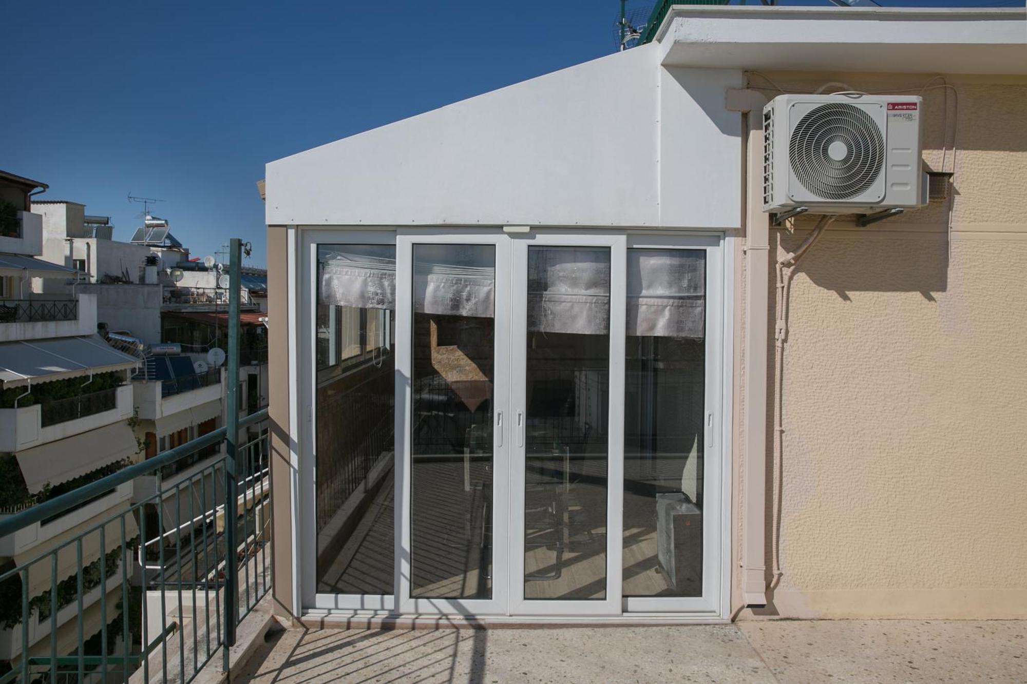 Cosy Apartment With Terrace Near Metro Station 雅典 外观 照片
